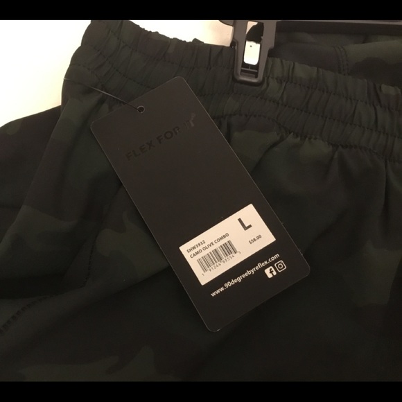 90 Degree by Reflex Shorts Lined Camo Mesh Size L. - Picture 3 of 3